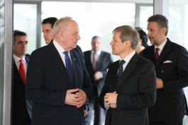 Moldovan president holds talks with Romanian PM