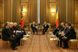 Moldovan president meets president of Senate, deputy president of Chamber of Deputies of Romania