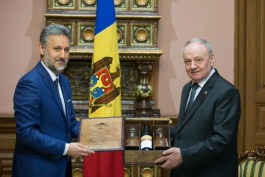 Președintele Nicolae Timofti susține producătorii de vin din Republica Moldova