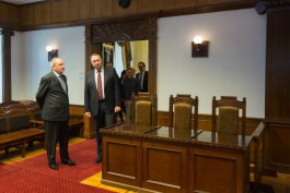 Moldovan president pays working visit to top court