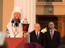 Moldovan president attends ceremony of meeting Holy Fire