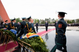 Moldovan president commemorates World War II victims