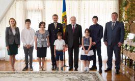 Moldovan president meets Romanian envoy