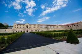 Moldovan president visits Mimi Castle tourist complex