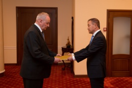 Moldovan president accepts credentials of three ambassadors