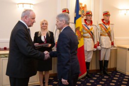 Președintele Timofti a înmânat distincții de stat, în cadrul unei ceremonii oficiale