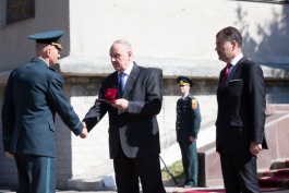 Moldovan president assists at 25th anniversary of National Army