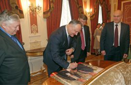 Președintele Republicii Moldova, Igor Dodon, l-a invitat pe Președintele FIDE, Kirsan Iliumjinov, în vizită la Chișinău