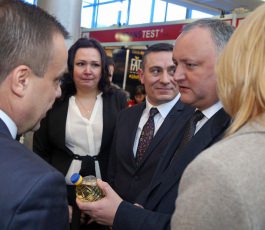 Igor Dodon a participat la business forumul moldo-rus și a vizitat expoziția ”Fabricat în Moldova”