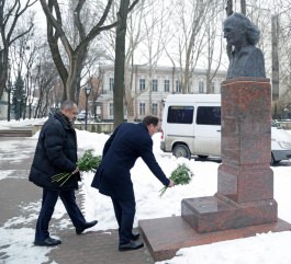 Președintele Republicii Moldova, Igor Dodon, a transmis un mesaj cu prilejul marcării a 82 ani de la nașterea poetului Grigore VIERU