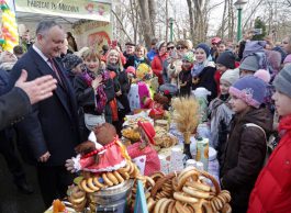 Președintele Republicii Moldova a vizitat expoziția organizată cu prilejul sărbătorii "Masleniţa"  