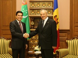 Nicolae Timofti a avut întrevederi cu președintele Republicii Turkmenistan, Gurbangulî Berdîmuhamedov