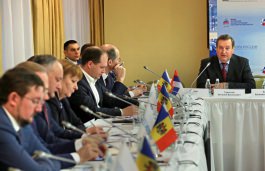 Moldovan president attends business forum in Moscow