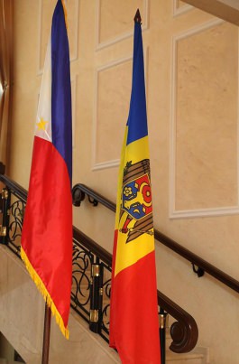 Moldovan president receives accreditation letters of new ambassadors agree