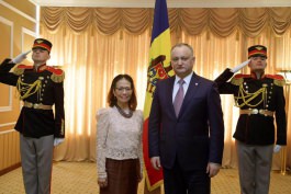 Moldovan president receives accreditation letters of new ambassadors agree