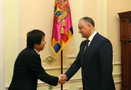 Igor Dodon a avut întrevederi cu ambasadorul Confederaţiei Elveţiene și ambasadorul Japoniei în Republica Moldova