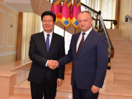 Igor Dodon a avut o întrevedere cu o delegație chineză, condusă de dl Zhang Chunxian