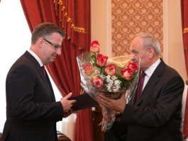 Президент Николае Тимофти встретился с руководителем делегации Евросоюза в Республике Молдова Дирком Шюбелем