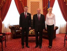 Президент Николае Тимофти встретился с руководителем делегации Евросоюза в Республике Молдова Дирком Шюбелем