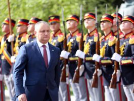 Președintele Republicii Moldova, Igor Dodon a participat la ceremonia festivă de arborare a Drapelului de Stat al Republicii Moldova