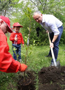 Igor Dodon, Președintele Republicii Moldova a participat la acțiunile de amenajare a teritoriului