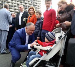 Igor Dodon, Președintele Republicii Moldova a participat la acțiunile dedicate Zilei internaționale a Solidarității Oamenilor Muncii