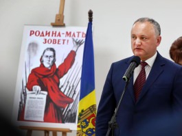 Igor Dodon a participat la inaugurarea expoziției placardelor din perioada Marelui Război pentru Apărarea Patriei