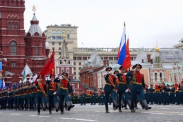 Игорь Додон принял участие в Параде Победы в Москве и возложил цветы к Могиле Неизвестного Солдата