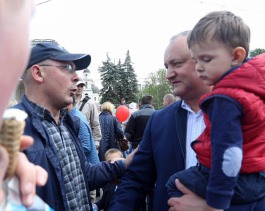 Президент Молдовы Игорь Додон принял участие в Фестивале семьи   