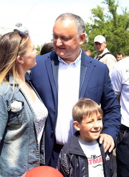 Президент Молдовы Игорь Додон принял участие в Фестивале семьи   
