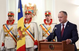 Președintele Republicii Moldova a înmînat distincții de stat unui grup de medici