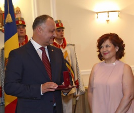 Președintele Republicii Moldova a înmînat distincții de stat unui grup de medici