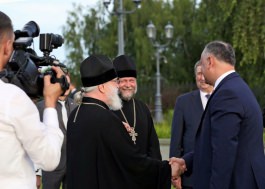 Igor Dodon a asistat la slujba oficiată la biserica-monument “în numele Tuturor Sfinţilor şi în memoria victimelor căzute întru salvarea Patriei noastre”