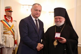 În ziua canonizării lui Ștefan cel Mare, Igor Dodon a înmînat decorații de stat la 16 preoți ai Mitropoliei Moldovei