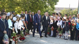 Cu prilejul începutului de nou an școlar, Igor Dodon a vizitat  gimnaziul moldovenesc ”Vasile Alecsandri” și gimnaziul rus ”Prometeu”din satul Copanca, raionul Căușeni