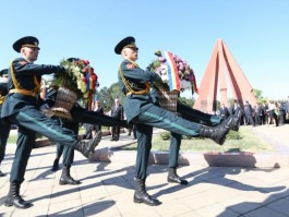 Președintele Nicolae Timofti a participat la ceremoniile dedicate Zilei Victoriei