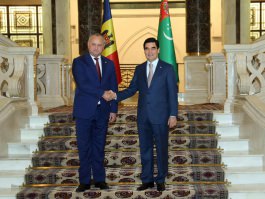 The President of Republic of Moldova, Mr. Igor Dodon met with the President of Turkmenistan, Mr. Gurbanguly Berdimuhamedov