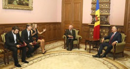 Moldovan president awards state distinctions to band for excellent performance at international song contest