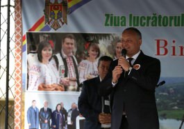 Președintele țării a participat la sărbătoarea ”Toamna de Aur - la Nistru, la mărgioară” în satul Coșnița, raionul Dubăsari