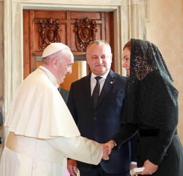 Moldovan President Igor Dodon had a meeting with the Sovereign Pontiff, His Holiness Pope Francis