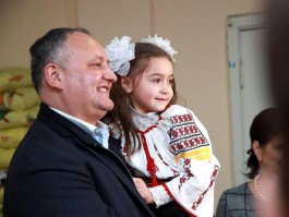 Igor Dodon a vizitat grădinițele de copii din satele Vădeni și Volovița, raionul Soroca