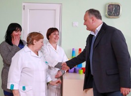 Igor Dodon a vizitat grădinițele de copii din satele Vădeni și Volovița, raionul Soroca