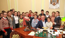 Примерно 100 детей из южных районов страны и Гагаузии посетили президентуру в рамках Дня открытых дверей