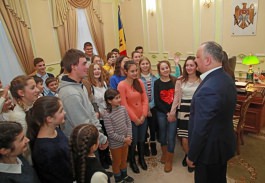 Примерно 100 детей из южных районов страны и Гагаузии посетили президентуру в рамках Дня открытых дверей