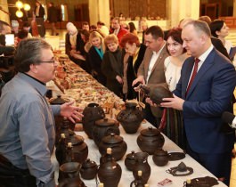 Igor Dodon a participat la inaugurarea expoziției-iarmaroc organizată sub patronajul Președintelui Republicii Moldova