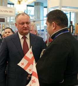 Igor Dodon visited the exhibition "Expovin Moldova-2018"