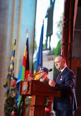 Igor Dodon a participat la festivitatea cu prilejul Zilei veteranilor forțelor armate și organelor de drept   