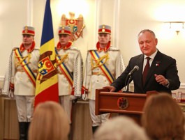 Igor Dodon awarded outstanding women of Moldova on the eve of March 8