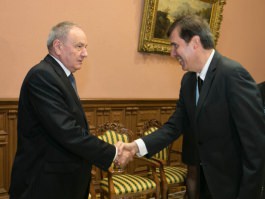 President of the Republic of Moldova Nicolae Timofti met the President of the European Chess Union Silvio Danailov