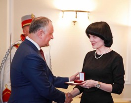 Președintele Igor Dodon a înmînat distincții de stat unui grup de cetățeni ai Republicii Moldova